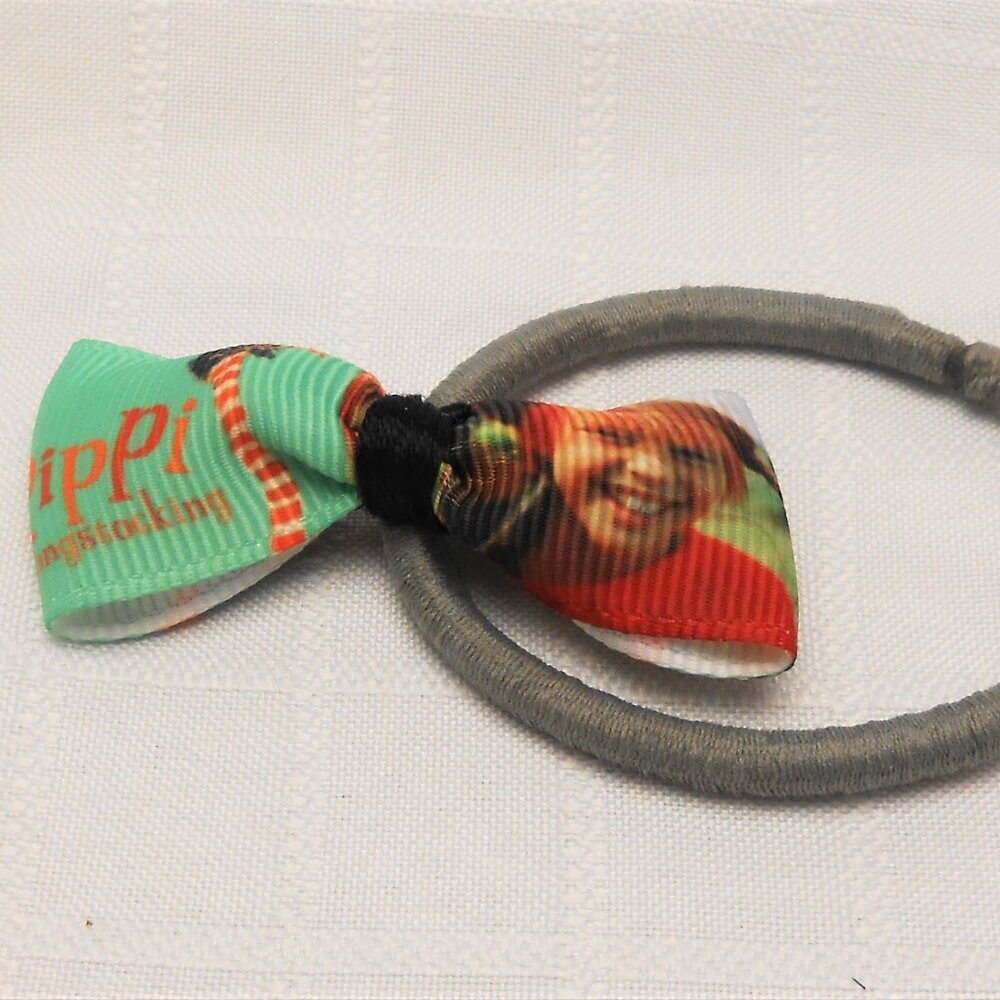 No29-30: Two bows on interchangeable rings for hairpins with Pippi designs